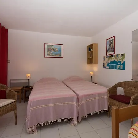 + Cabine, 4 Pers. Avec Clim Et Parking, - Fr-1-803-49 *