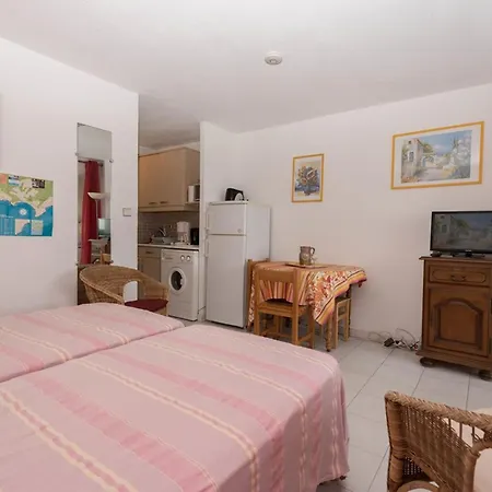 + Cabine, 4 Pers. Avec Clim Et Parking, - Fr-1-803-49 شقة *