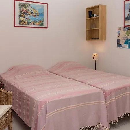 + Cabine, 4 Pers. Avec Clim Et Parking, - Fr-1-803-49 شقة